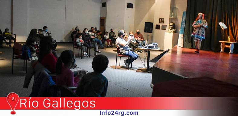 Con protocolos, volvió el teatro en la capital santacruceña