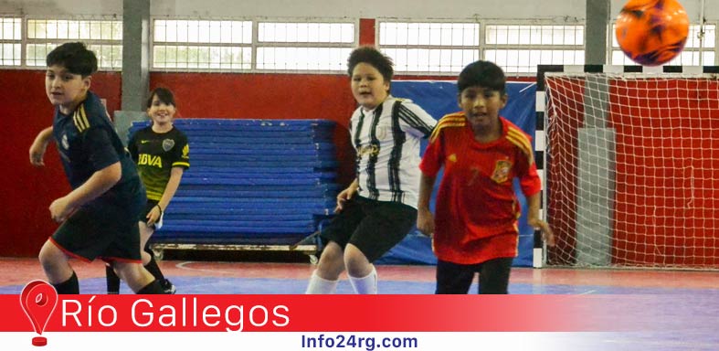 escuela de fútbol Infantil en el Benjamín Verón 