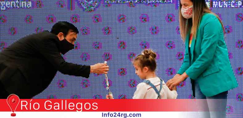 Grasso entregó viviendas 