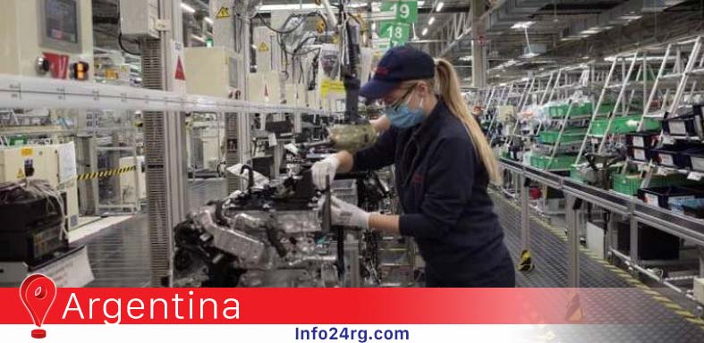 El empleo industrial creció en 14 de los 17 meses del actual gobierno