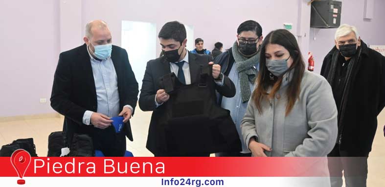 entrega de uniformes