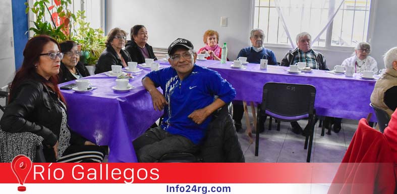 Abuelos se reencuentran en el Cenin 6