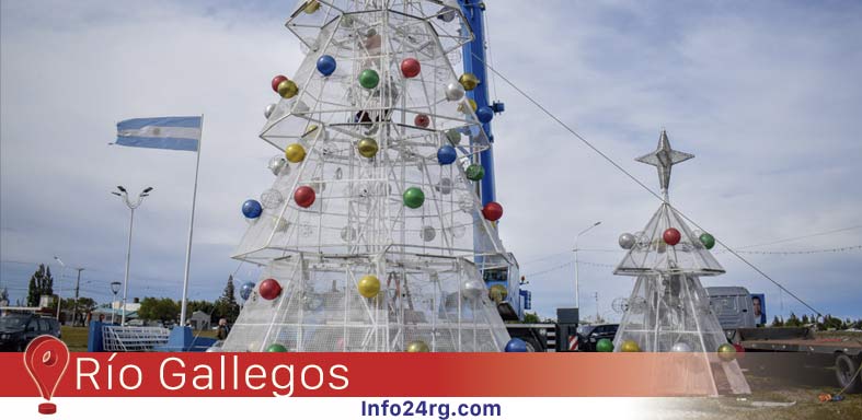  árbol de navidad en la rotonda Samoré