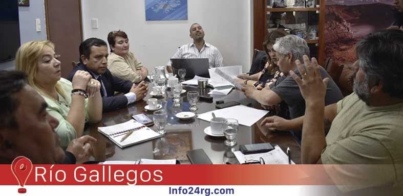 Municipales acuerdan un 43,9 % de aumento