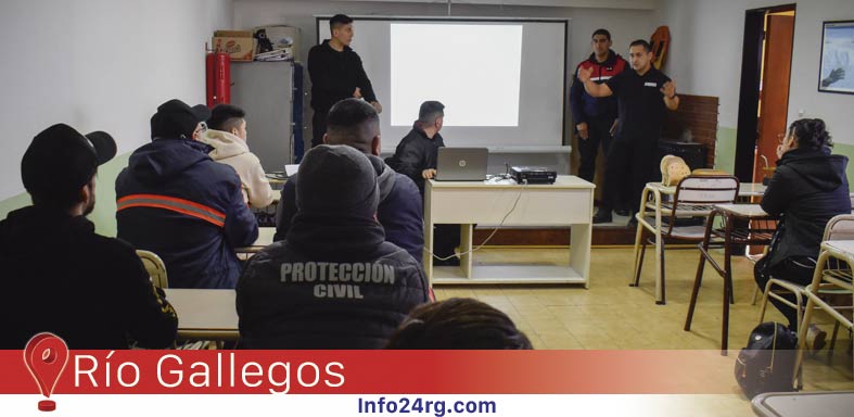 Bomberos capacitan en primeros auxilios
