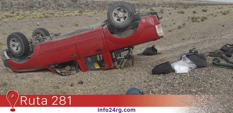 Vuelca una camioneta Ford Ranger