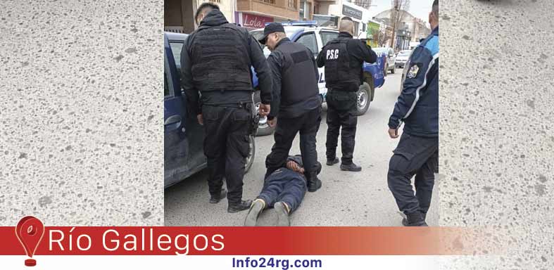 Masculino intenta agredir a efectivos policiales