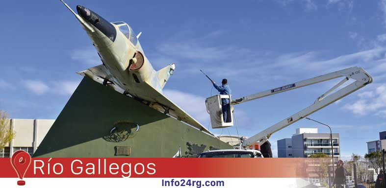 Acondicionan el Monumento al Piloto de Malvinas y el avión Mirage