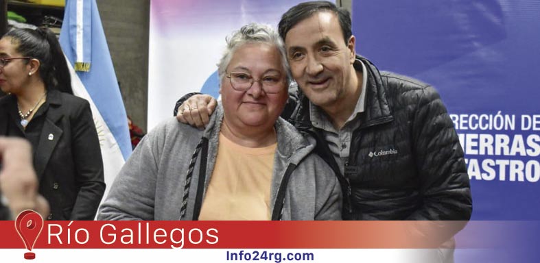Río Gallegos: Pablo Grasso entrega títulos de propiedad a familias del Barrio Madres a la Lucha