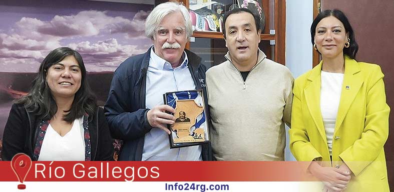 Esteban Bayer en Río Gallegos luego del atentado al monumento de su padre