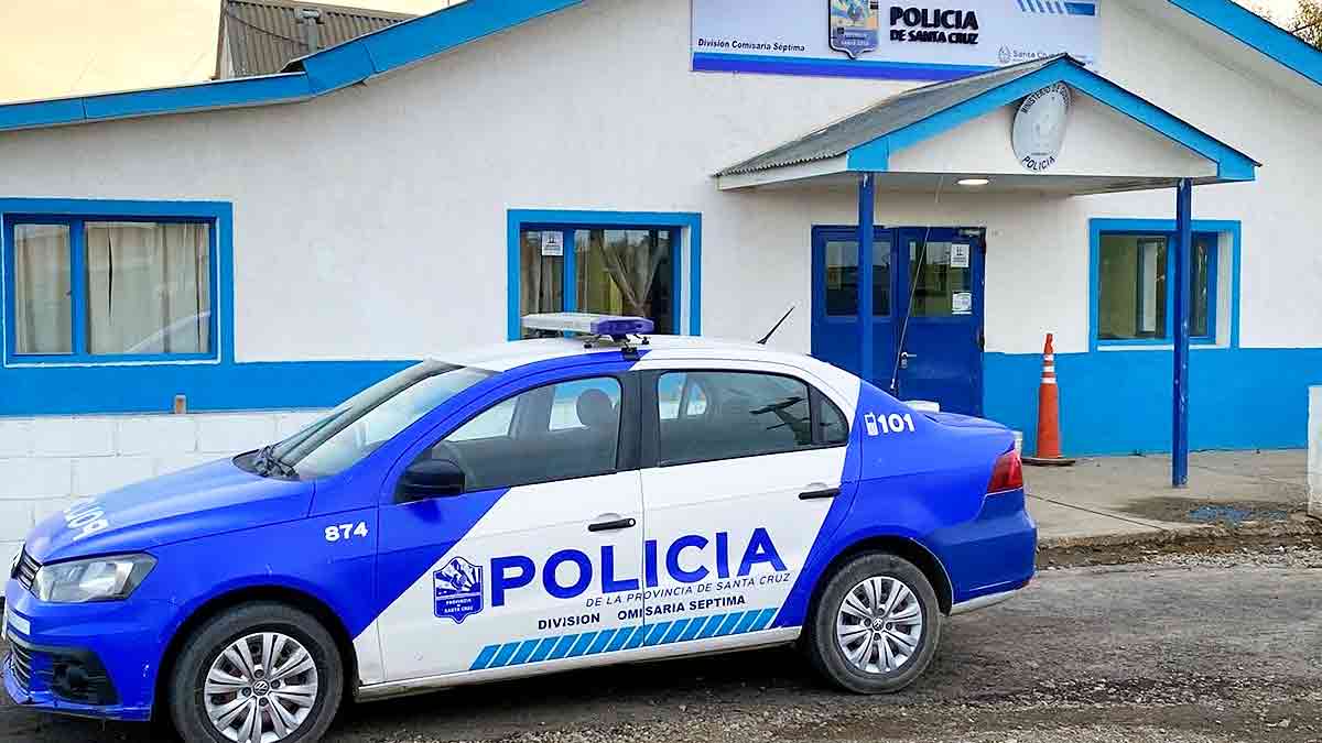 Un peatón fue atropellado por un camión y permanece internado en el Hospital Regional
