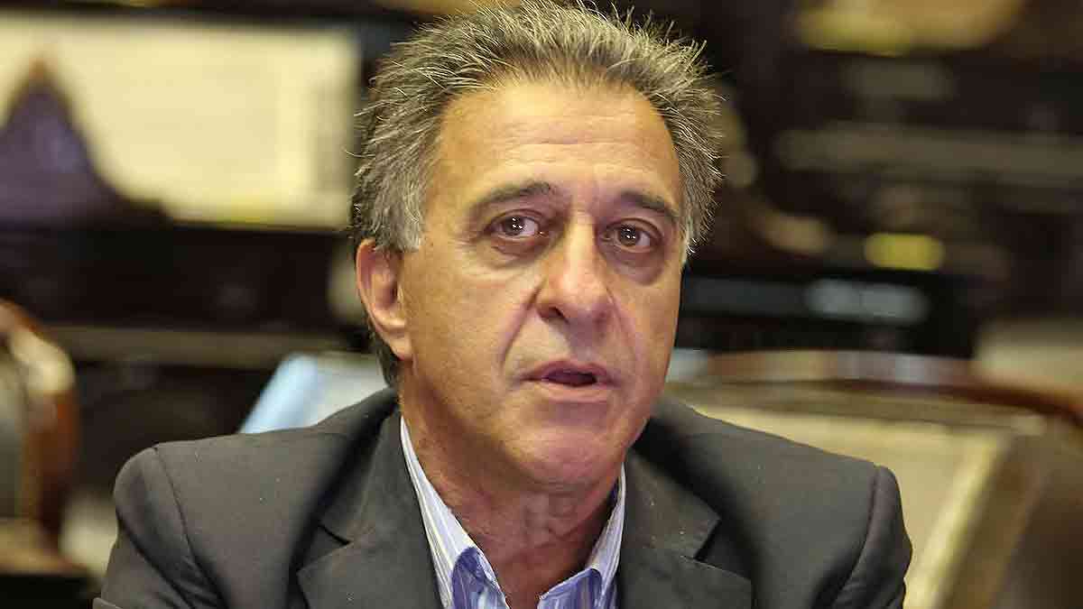Néstor Pitrola: “Premian a los evasores y castigan a los trabajadores”