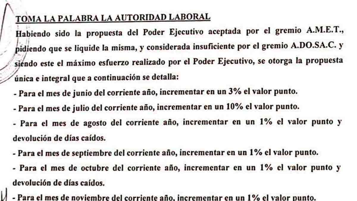 Paritaria docente: el Gobierno liquidará la oferta salarial pese al rechazo de ADOSAC