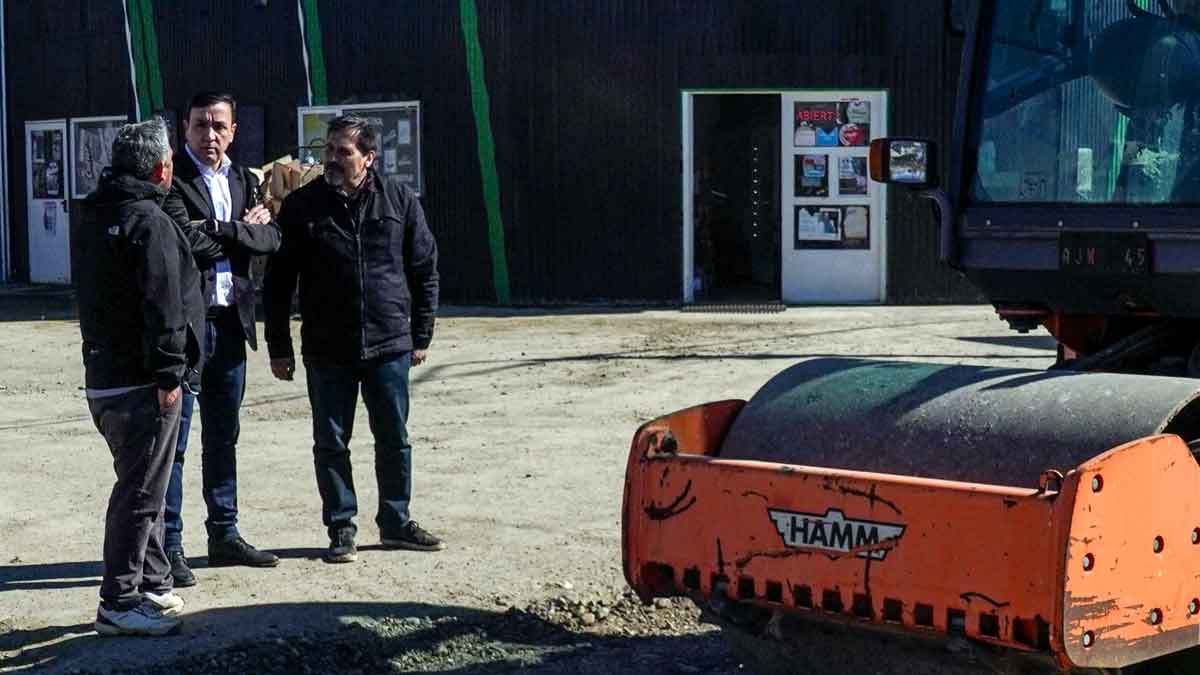 Pablo Grasso supervisó trabajos para mejorar calles y espacios públicos de Río Gallegos