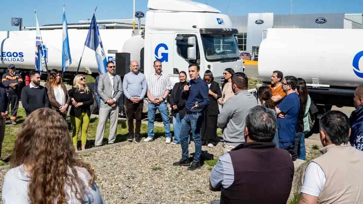 Dos nuevos camiones para la ciudad y un mensaje político de Grasso: “Algunos abandonan”