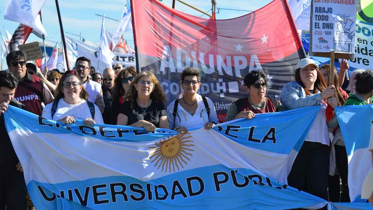 La universidad pública volvió a movilizar en Río Gallegos: “No discutimos crecimiento, sino existencia”