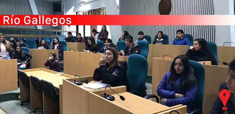 Alumnos del 4º año del Secundario 26 visitaron la Legislatura