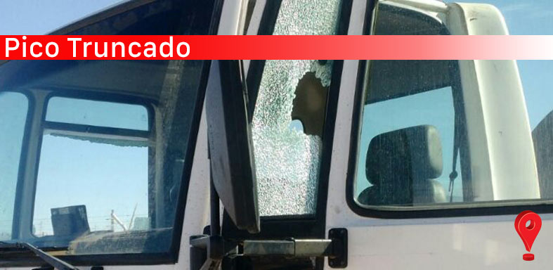 atacan a piedrazos