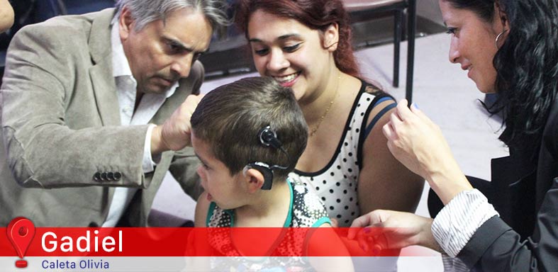 Tiene 3 años y pronto comenzará a percibir sonidos y a hablar